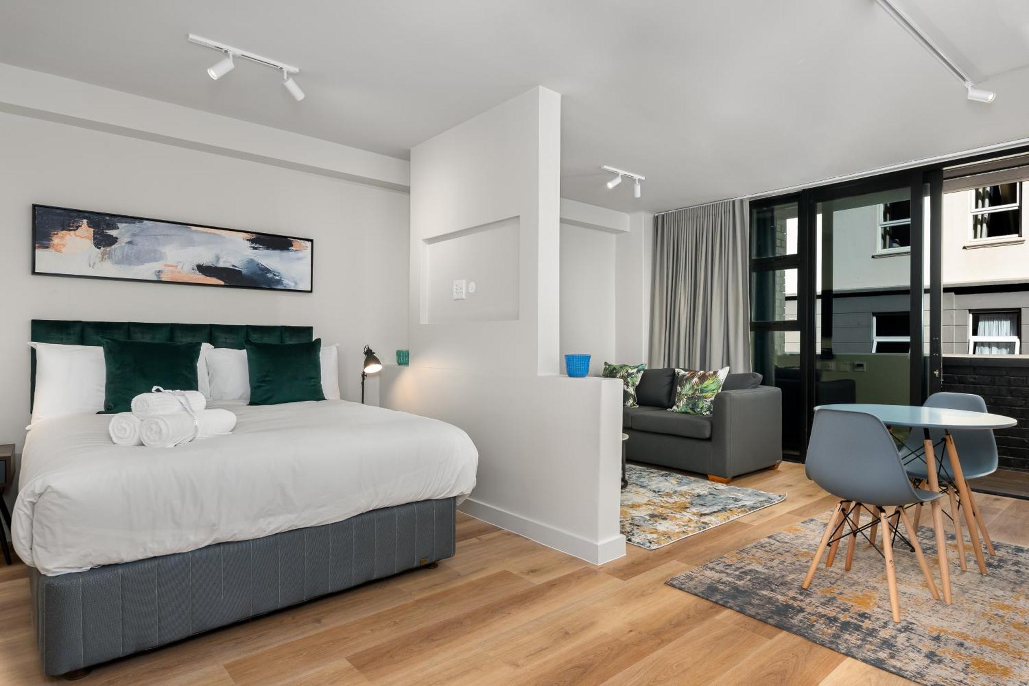The Tokyo Aparthotel By Totalstay Cape Town Exterior photo