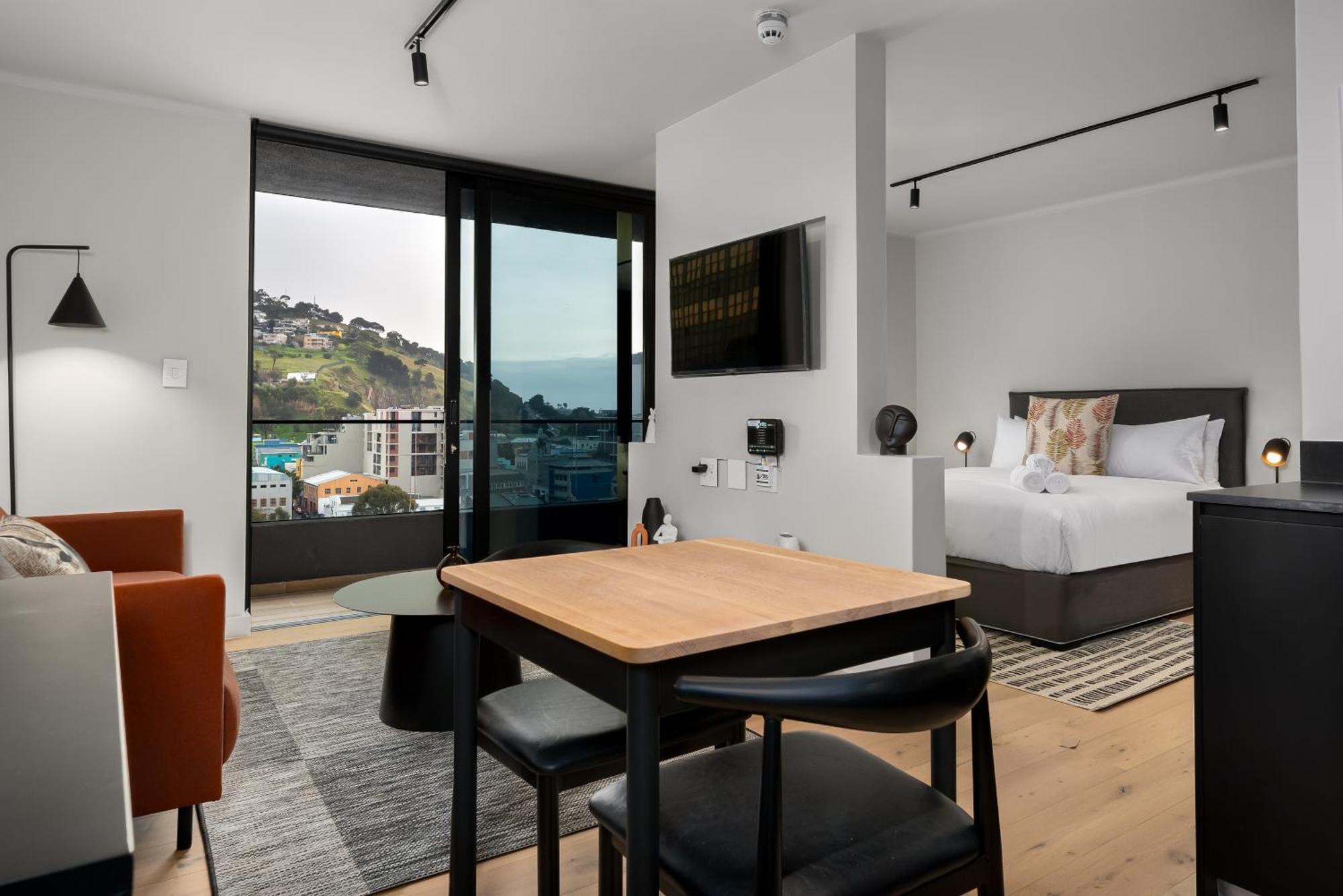 The Tokyo Aparthotel By Totalstay Cape Town Exterior photo