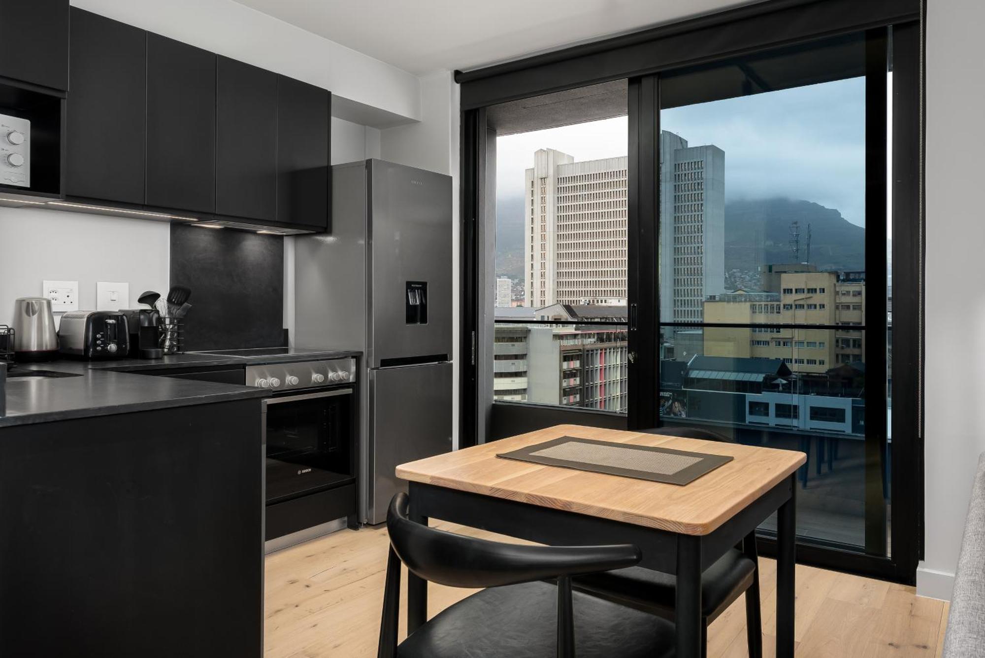 The Tokyo Aparthotel By Totalstay Cape Town Exterior photo