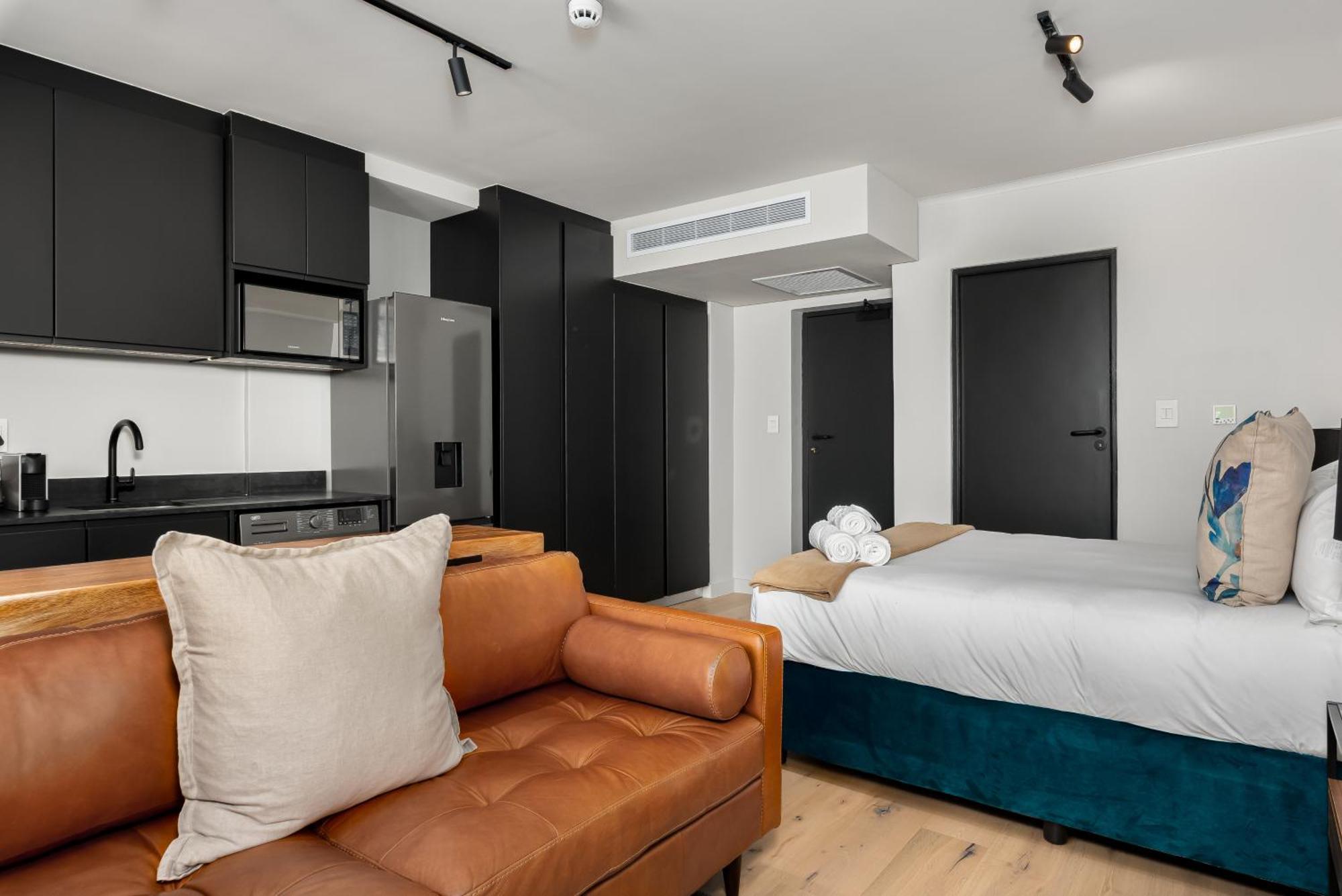 The Tokyo Aparthotel By Totalstay Cape Town Exterior photo