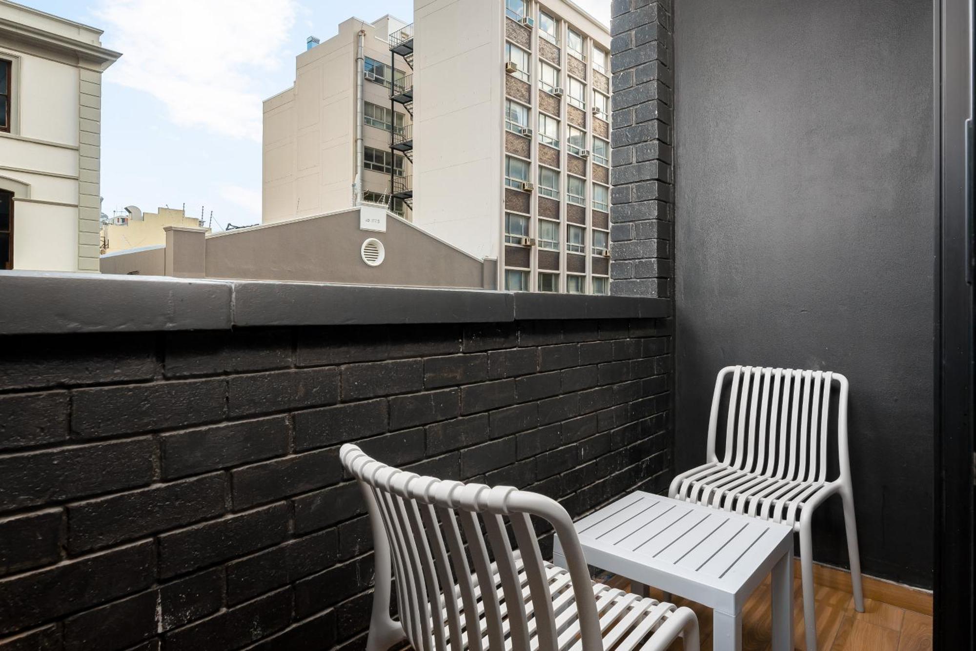 The Tokyo Aparthotel By Totalstay Cape Town Room photo